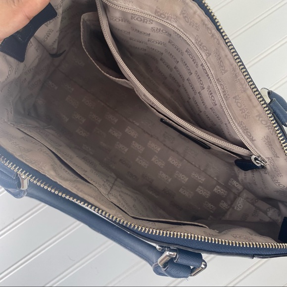 MICHAEL KORS - Ciara Navy Saffiano Leather Satchel - Picture 8 of 12